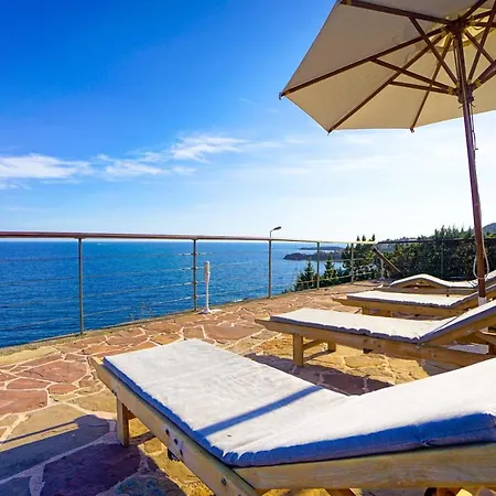 Villa Luxueuse Surplombant La Mer - Vue Incroyable *