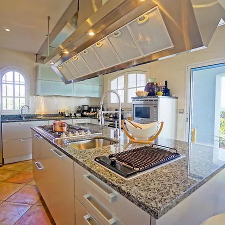 Luxueuse Surplombant La Mer - Vue Incroyable Villa Saint-Raphael (Var)