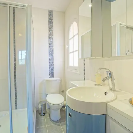 Luxueuse Surplombant La Mer - Vue Incroyable Villa